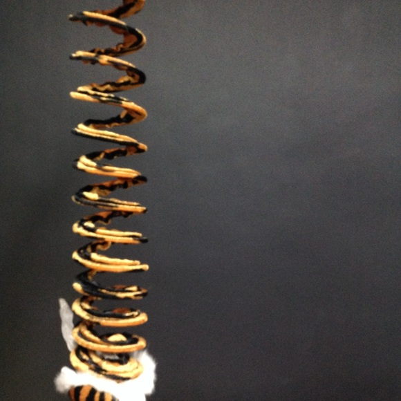 Slinky pets Tiger. - Picture 3 of 6